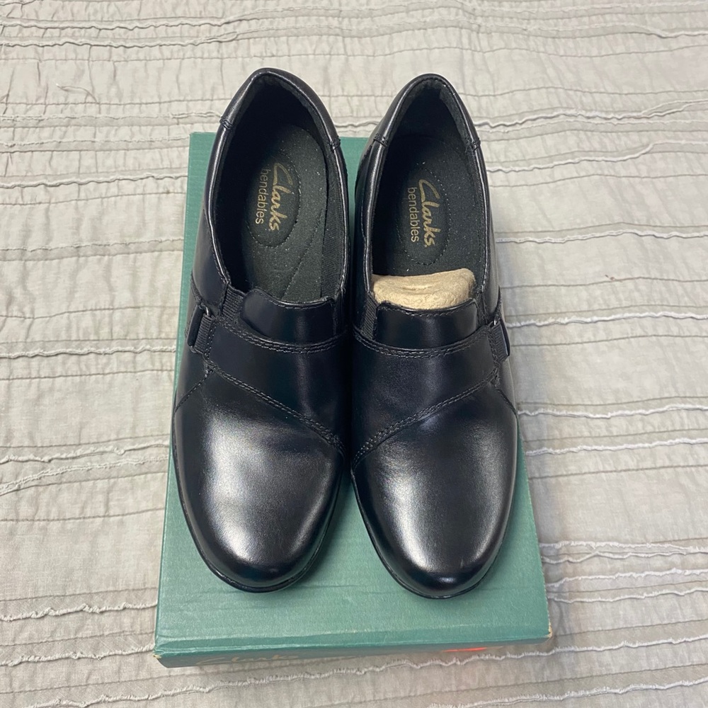 Clarks 6.5 dress/casual bootie